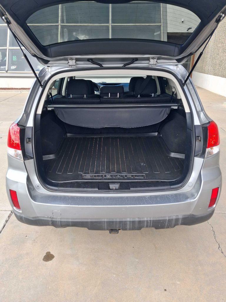 Subaru Outback 2.5i Premium 2011