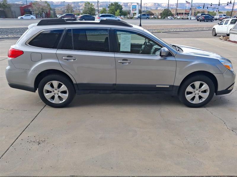 Subaru Outback 2.5i Premium 2011