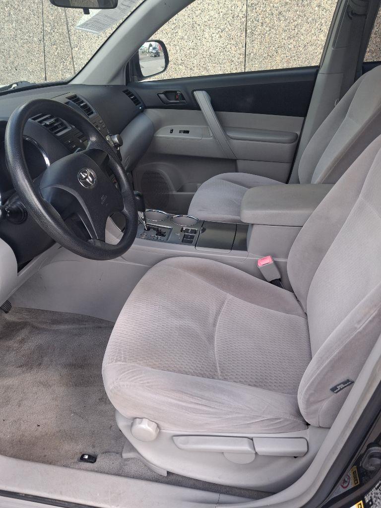 Toyota Highlander Base 2WD 2009