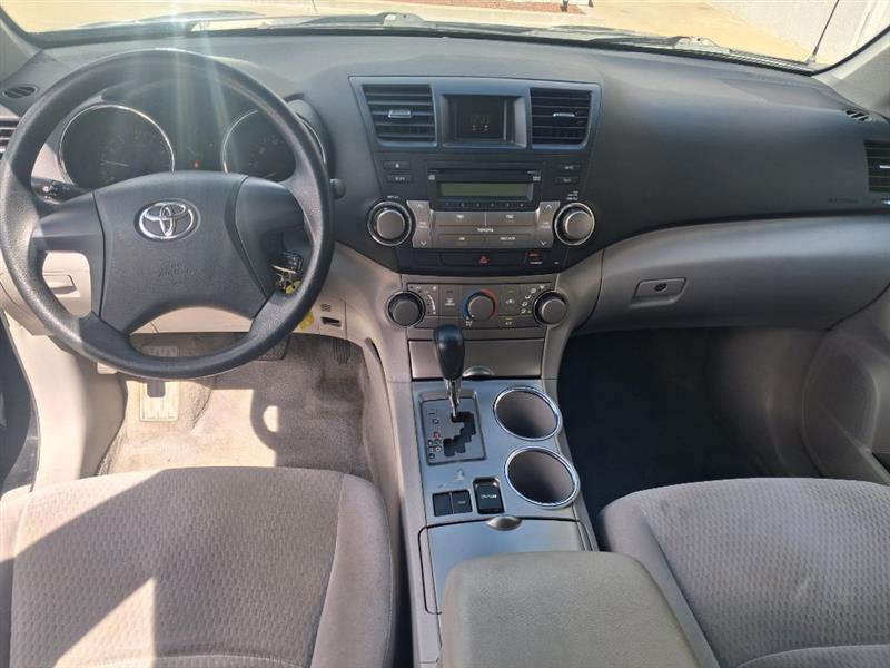 Toyota Highlander Base 2WD 2009