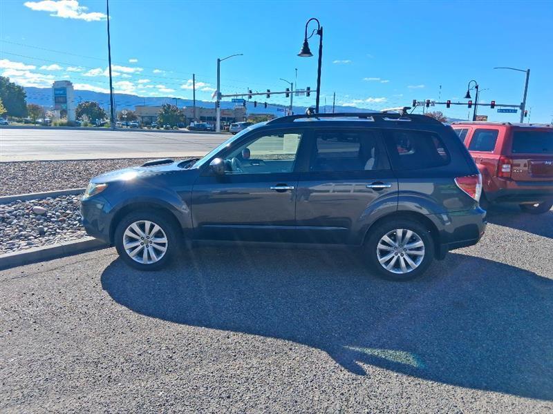 Subaru Forester 2.5X Premium 2012