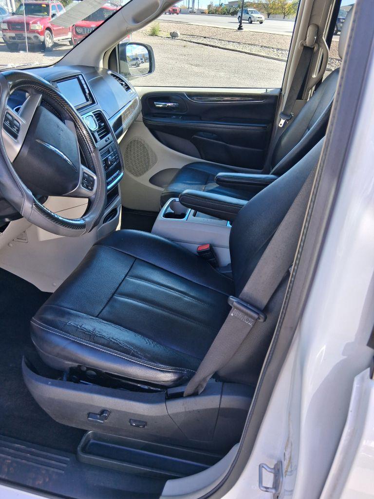 Chrysler Town & Country Touring 2016