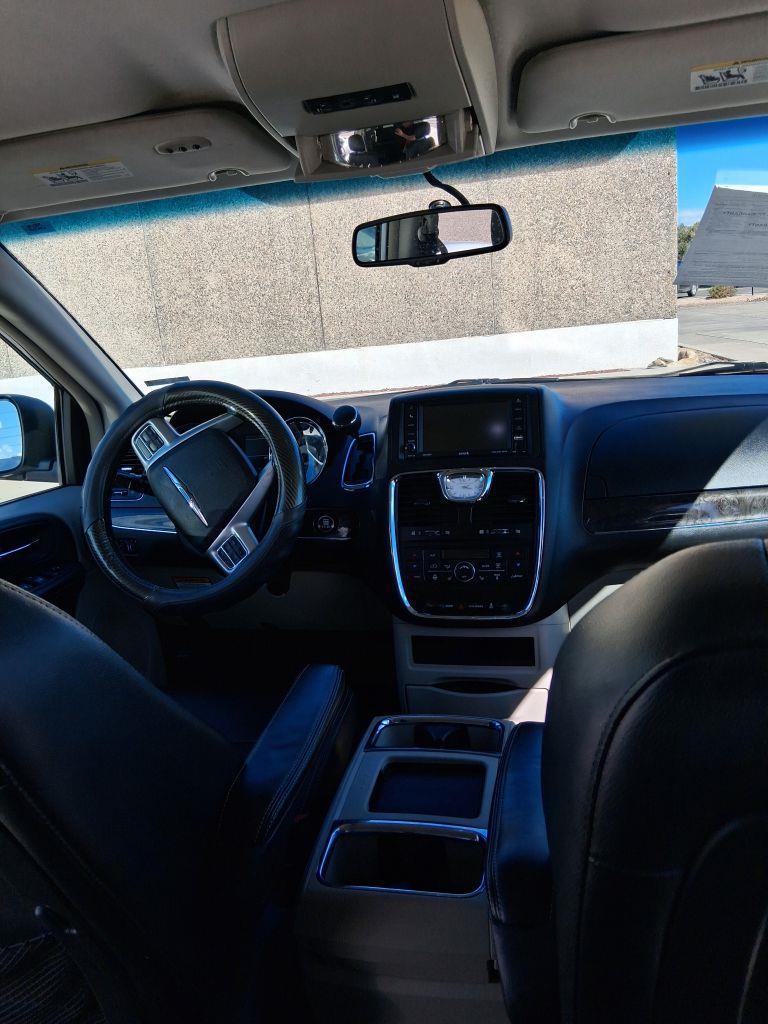 Chrysler Town & Country Touring 2016
