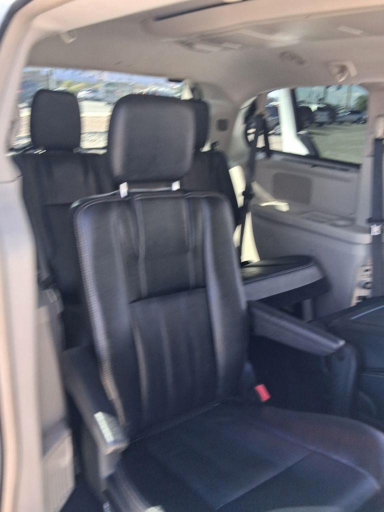 Chrysler Town & Country Touring 2016