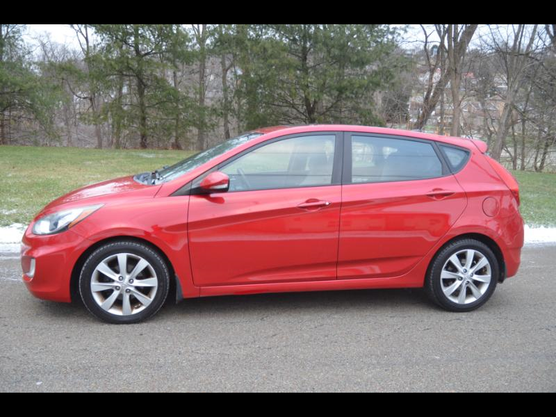 2013 Hyundai Accent SE 5-Door