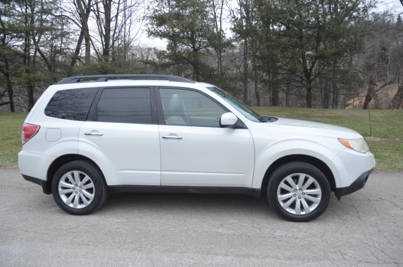 Subaru Forester 2.5X Premium 2012