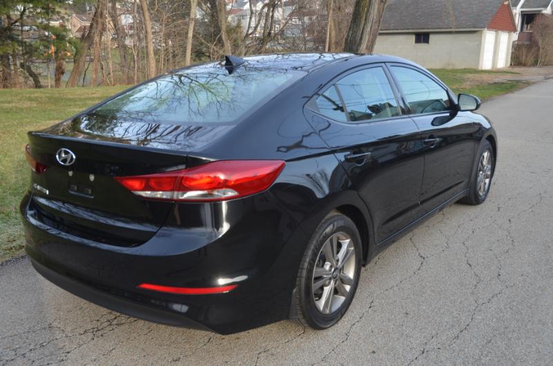 Hyundai Elantra  2018