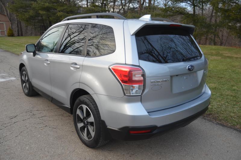 Subaru Forester 2.5i Premium PZEV CVT 2017