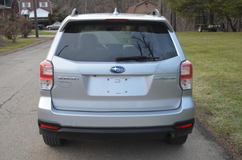 Subaru Forester 2.5i Premium PZEV CVT 2017