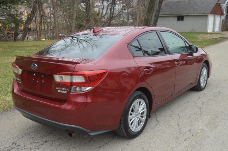 Subaru Impreza 2.0i Premium CVT 4-Door 2017