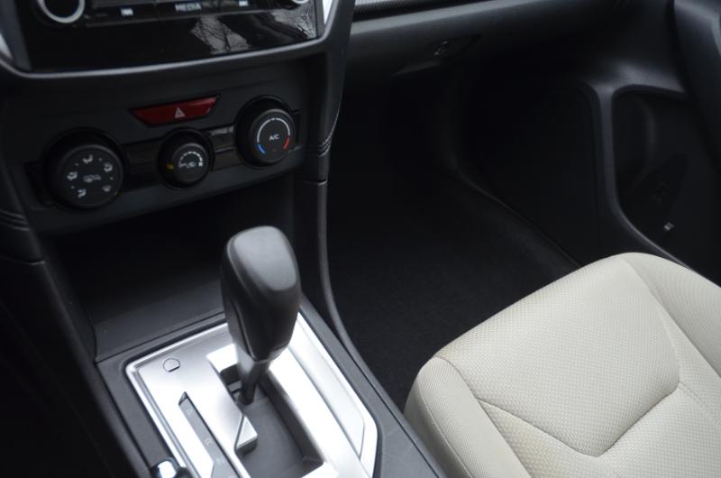 Subaru Impreza 2.0i Premium CVT 4-Door 2017