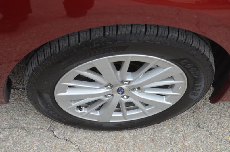 Subaru Impreza 2.0i Premium CVT 4-Door 2017