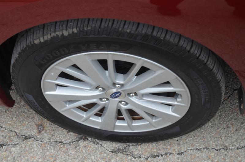 Subaru Impreza 2.0i Premium CVT 4-Door 2017