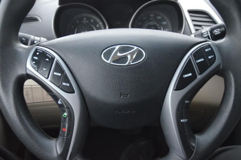 Hyundai Elantra SE 2016