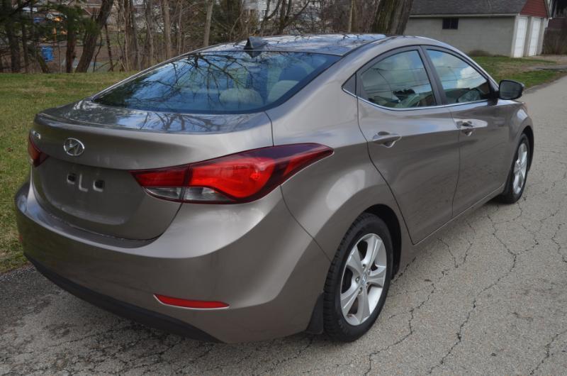 Hyundai Elantra  2016
