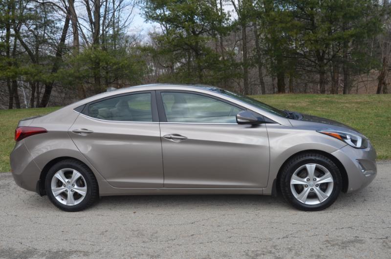 Hyundai Elantra  2016