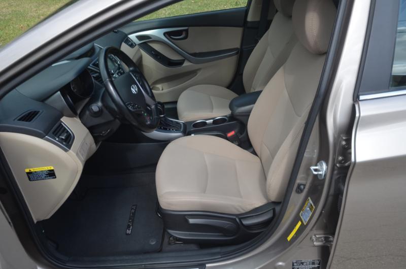 Hyundai Elantra  2016