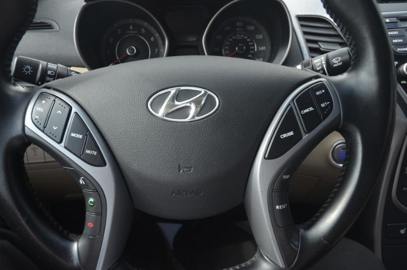 Hyundai Elantra  2016