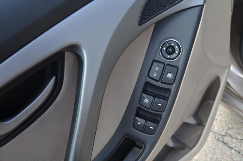 Hyundai Elantra  2016