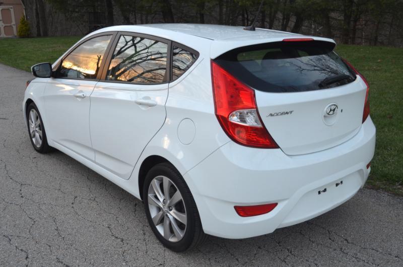 Hyundai Accent SE 5-Door 2014