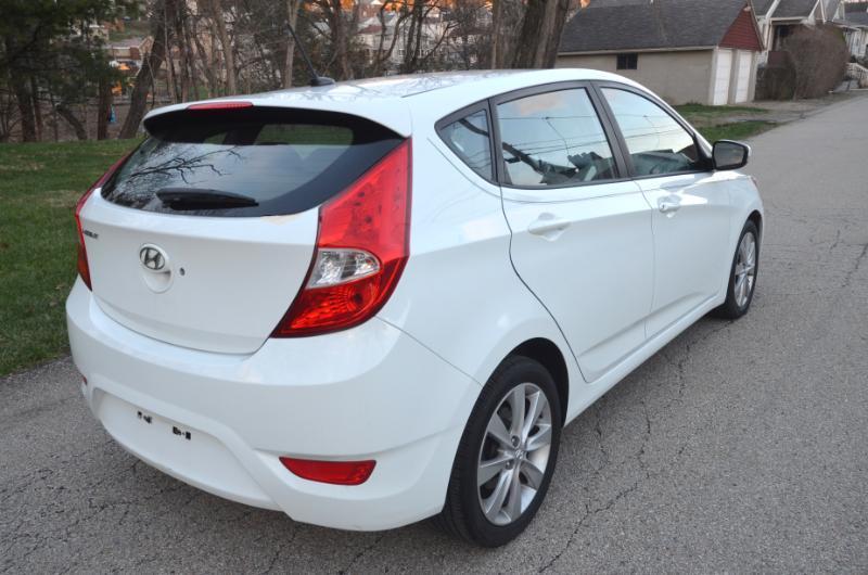Hyundai Accent SE 5-Door 2014