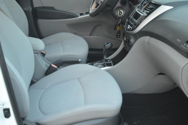 Hyundai Accent SE 5-Door 2014