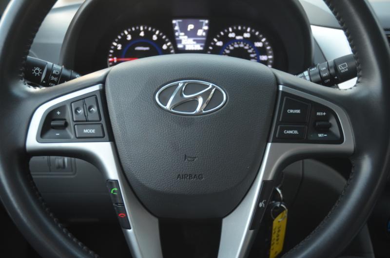 Hyundai Accent SE 5-Door 2014