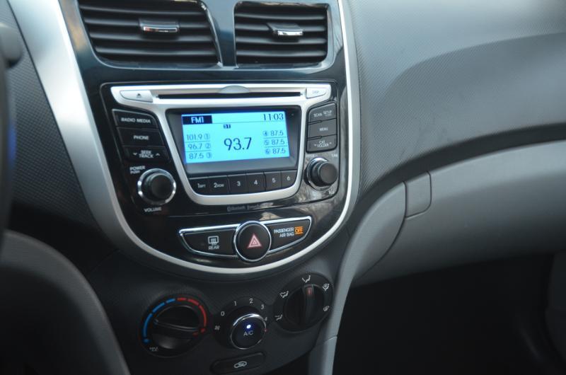 Hyundai Accent SE 5-Door 2014