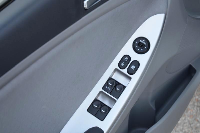 Hyundai Accent SE 5-Door 2014