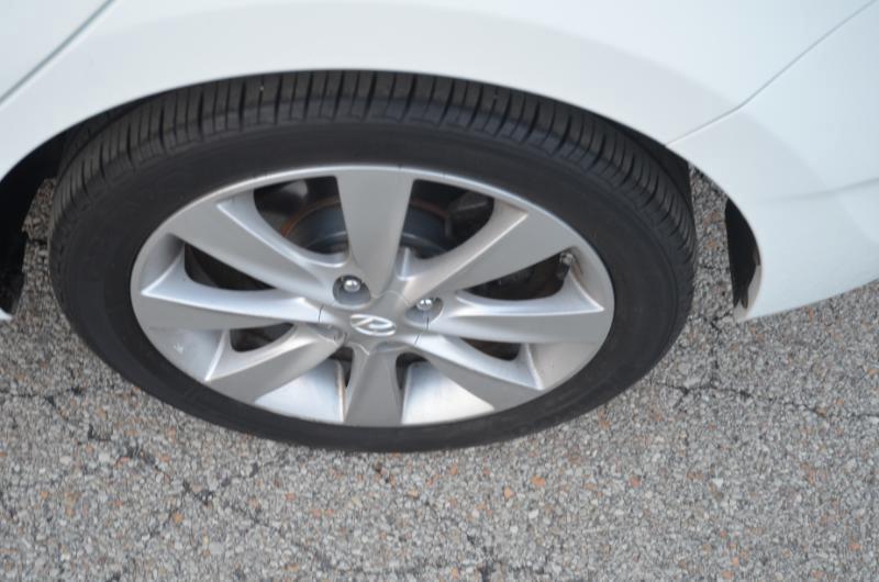 Hyundai Accent SE 5-Door 2014