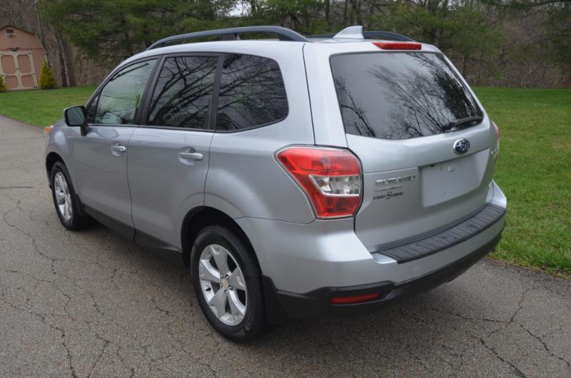Subaru Forester 2.5i Premium PZEV CVT 2016