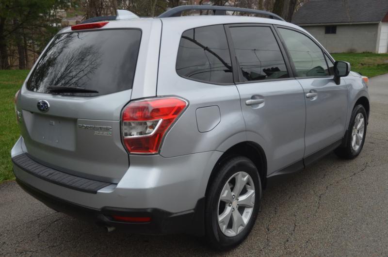 Subaru Forester 2.5i Premium PZEV CVT 2016