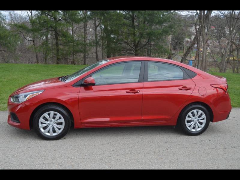 2022 Hyundai Accent SE 4-Door