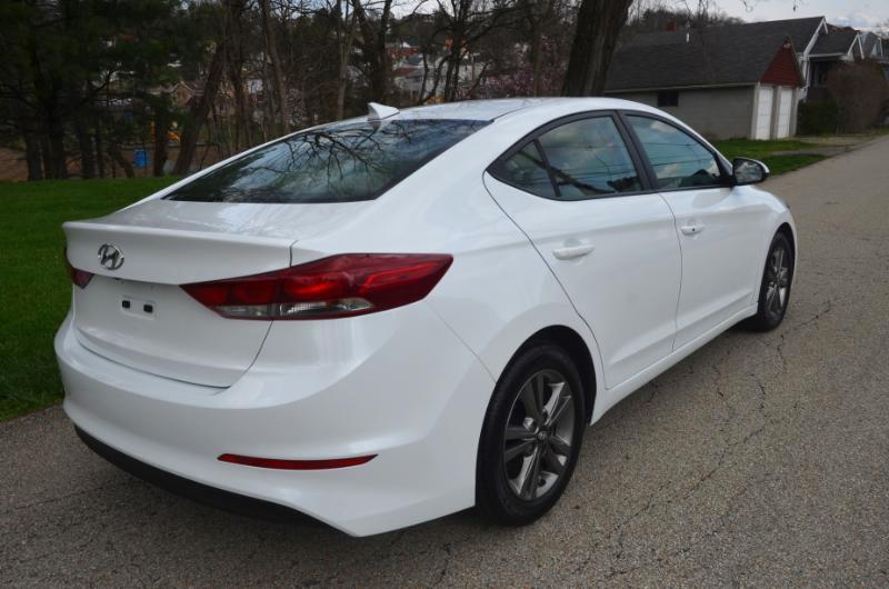 Hyundai Elantra SE 2017