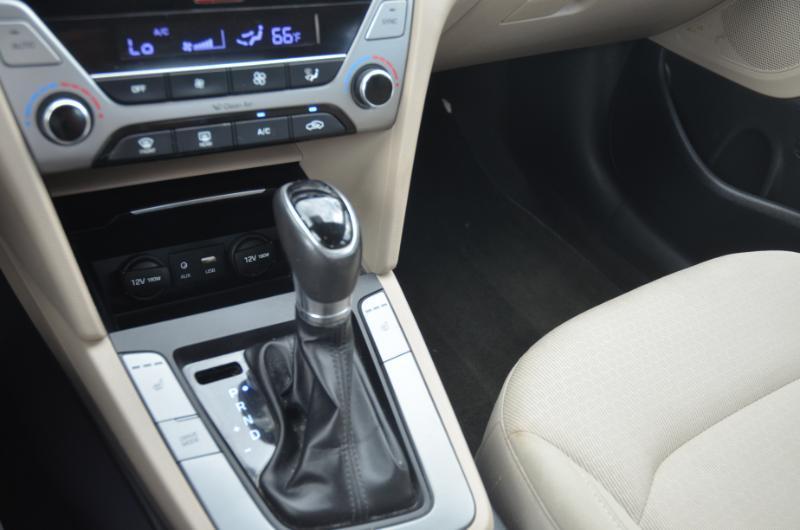 Hyundai Elantra SE 2017