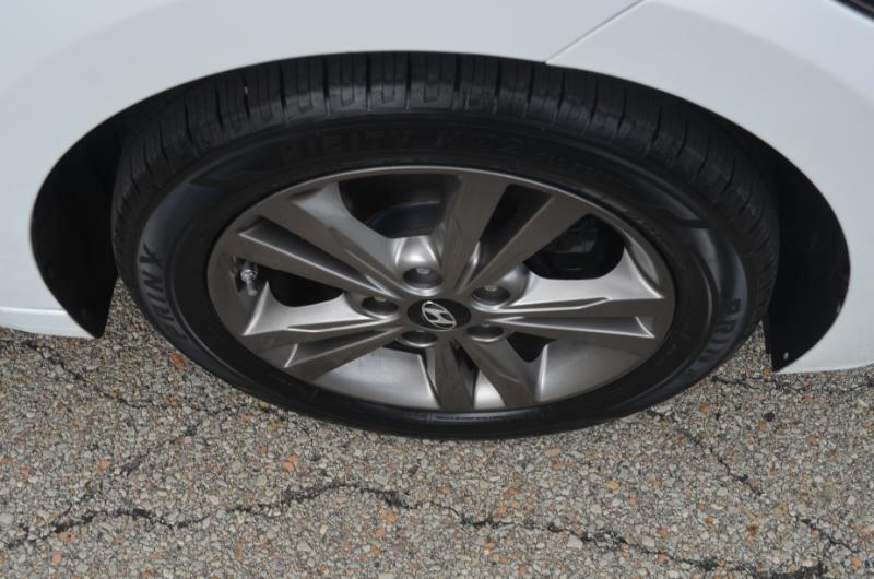 Hyundai Elantra SE 2017