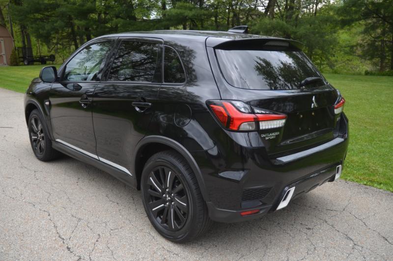 Mitsubishi Outlander Sport  2022