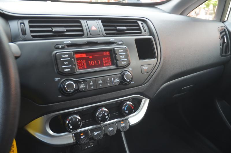 Kia Rio LX 2014