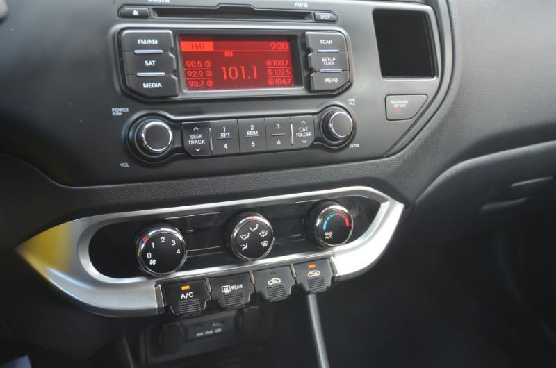 Kia Rio LX 2014