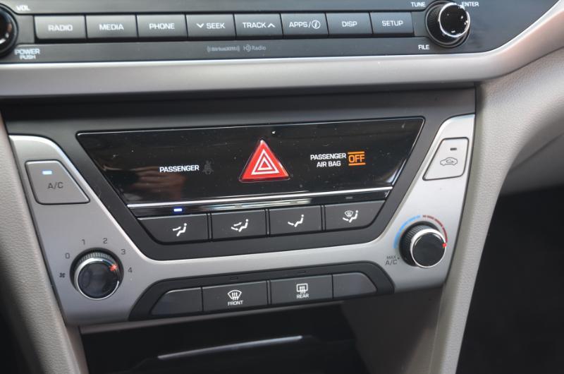 Hyundai Elantra SE 2017