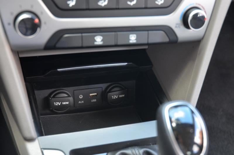 Hyundai Elantra SE 2017
