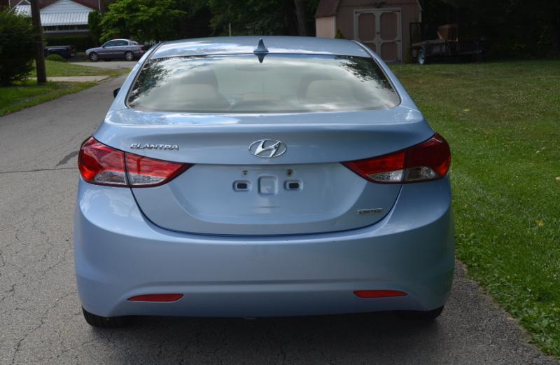 Hyundai Elantra Limited 2012