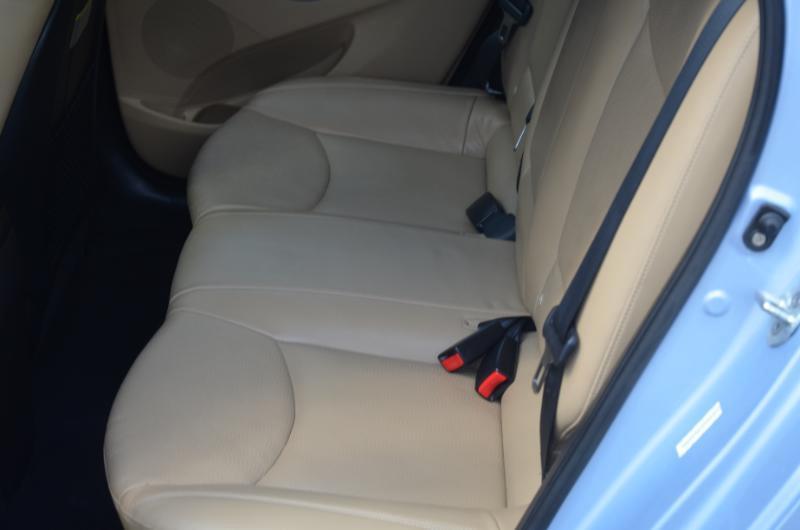 Hyundai Elantra Limited 2012