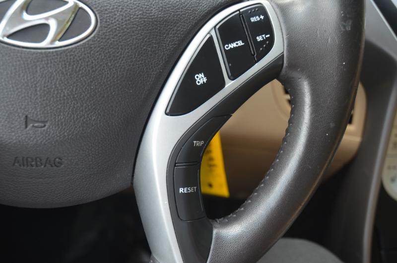 Hyundai Elantra Limited 2012