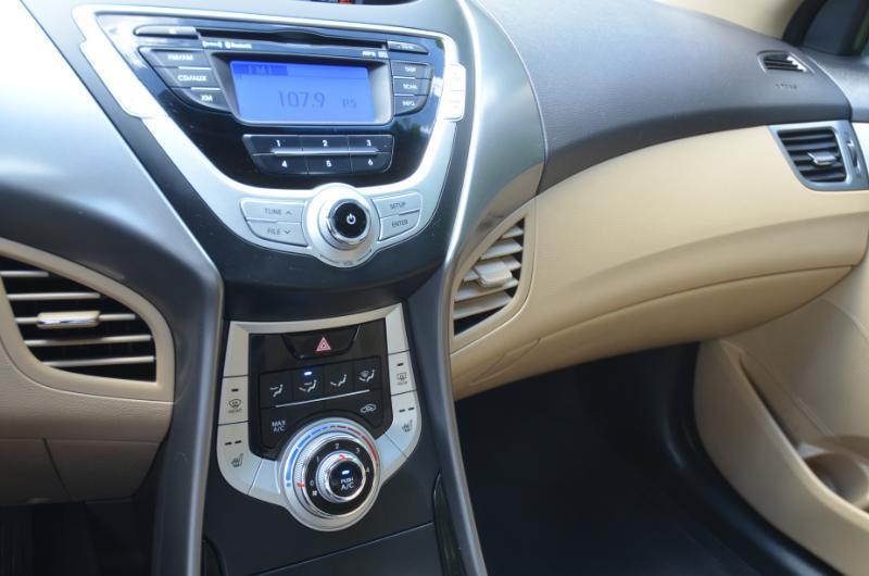 Hyundai Elantra Limited 2012