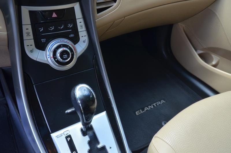 Hyundai Elantra Limited 2012