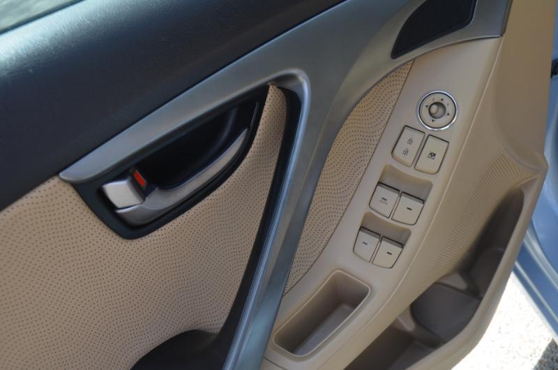 Hyundai Elantra Limited 2012