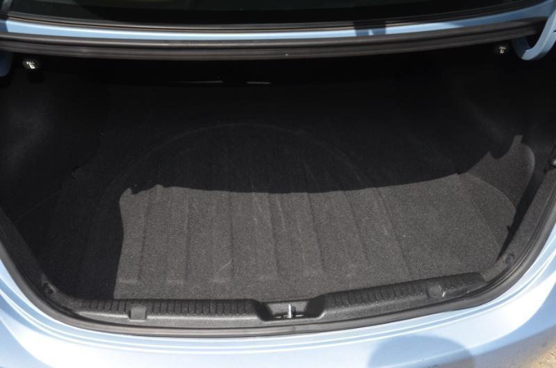 Hyundai Elantra Limited 2012