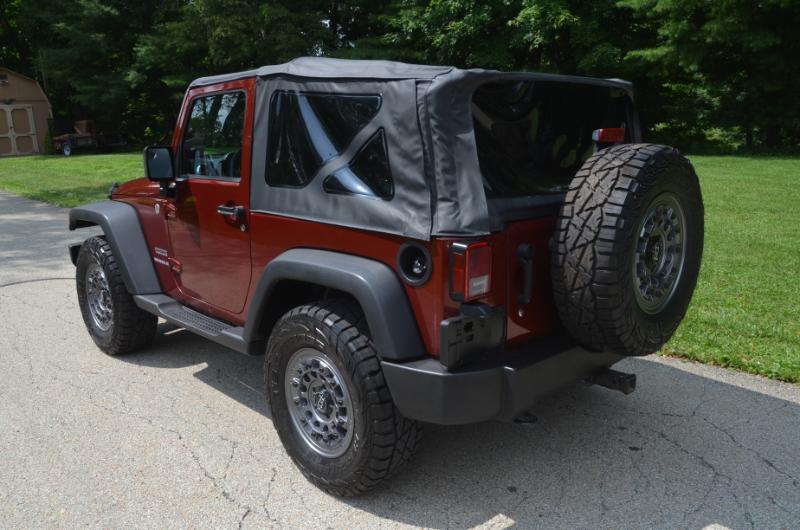 Jeep Wrangler Sport 4WD 2010