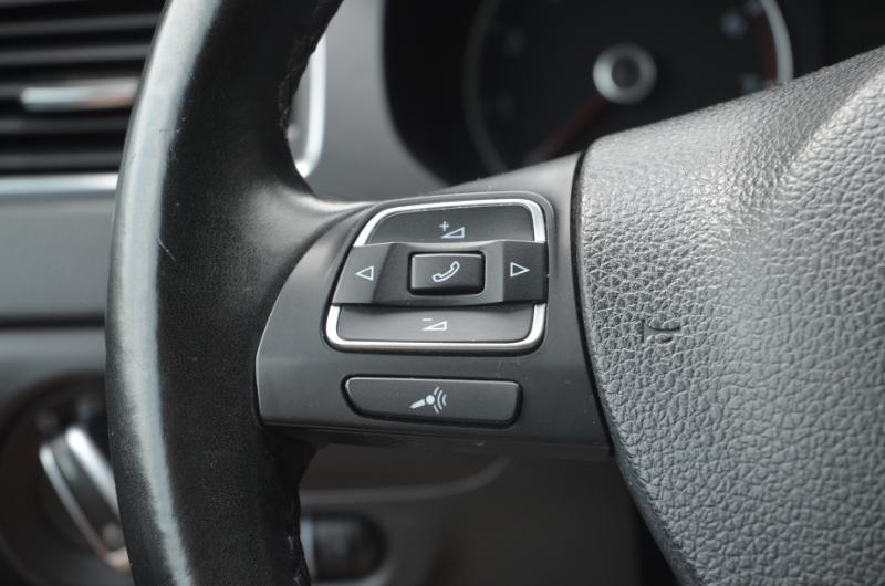 Volkswagen Jetta SE 2012
